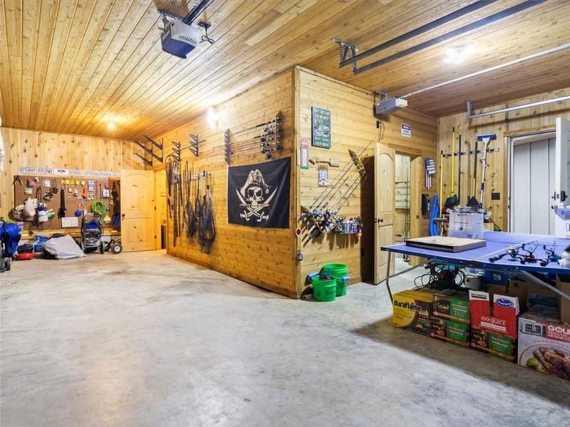 29801 Eastbank Dr, Warsaw, MO 65355