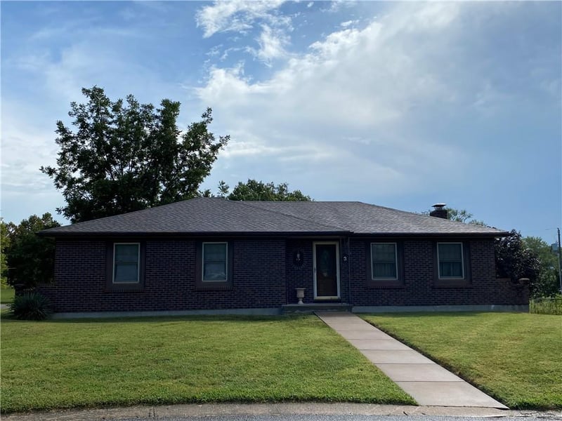 3 East Ter, Paola, KS 66071
