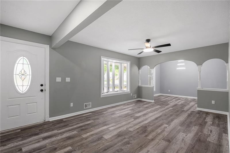 7106 E 127th St, Grandview, MO 64083