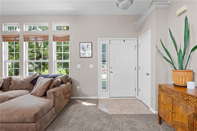 8715 N Robinhood Ave, Kansas City, MO 64154