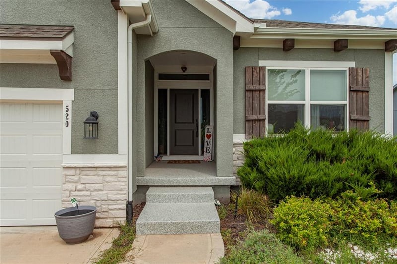 520 SE David Rd, Lee's Summit, MO 64082