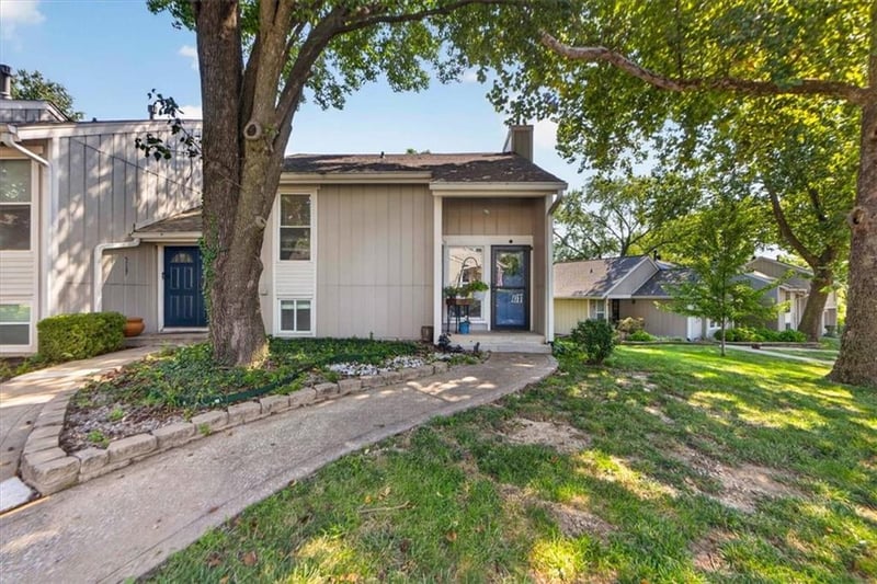 5725 N Oregon Ave, Kansas City, MO 64151