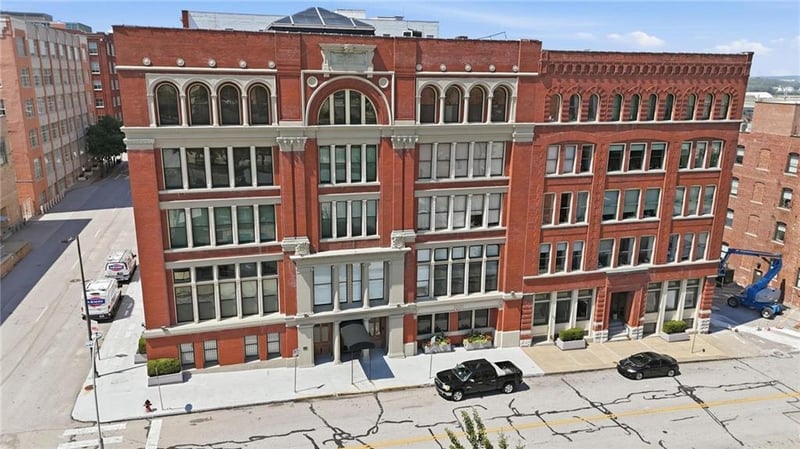 609 Central St #1306, Kansas City, MO 64105