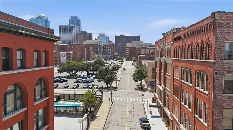 609 Central St #1306, Kansas City, MO 64105