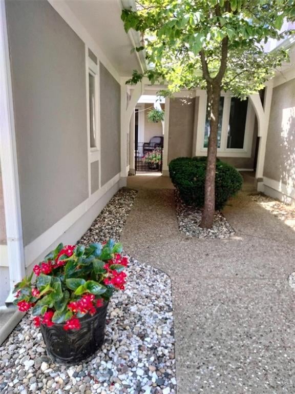 10414 Garnett St, Overland Park, KS 66214