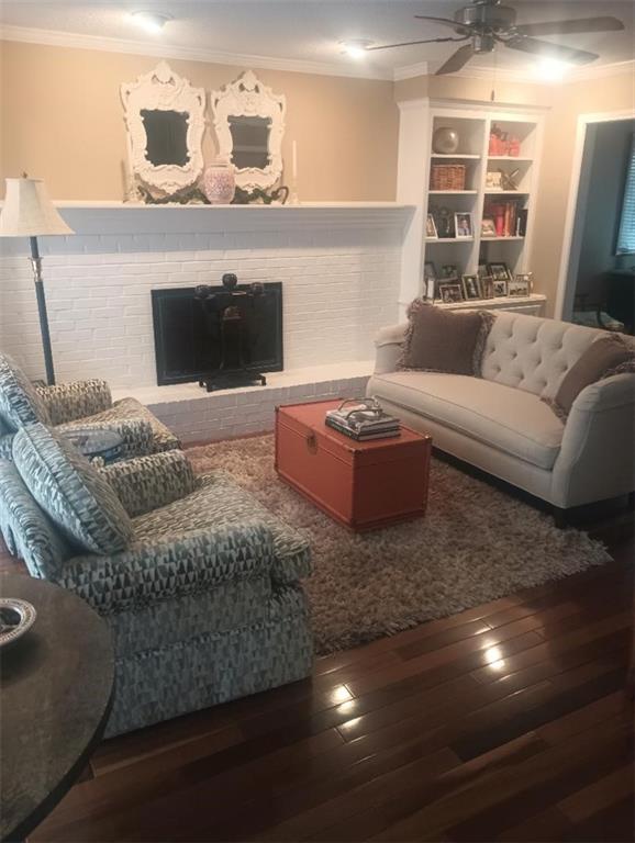 10414 Garnett St, Overland Park, KS 66214