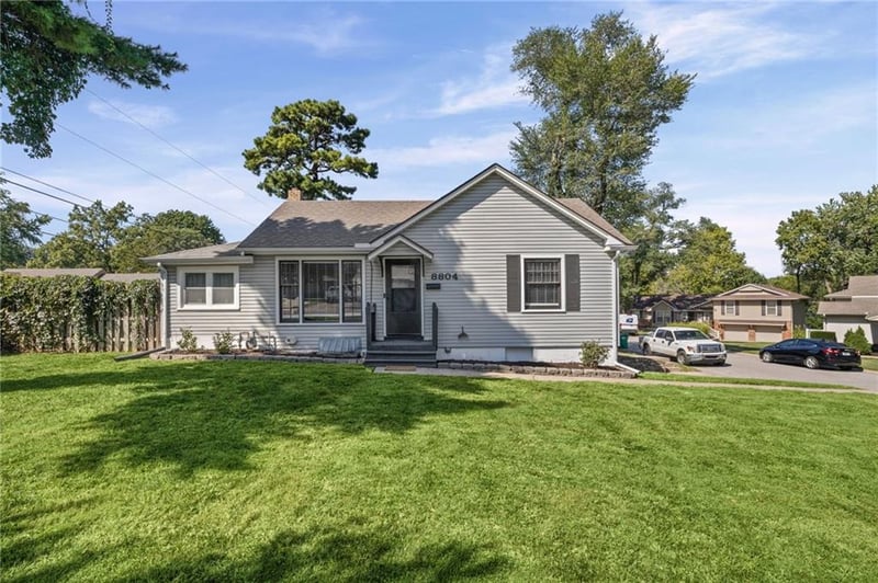 8804 W 79th St, Overland Park, KS 66204