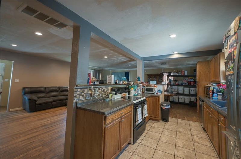 216 Main St, Neodesha, KS 66757