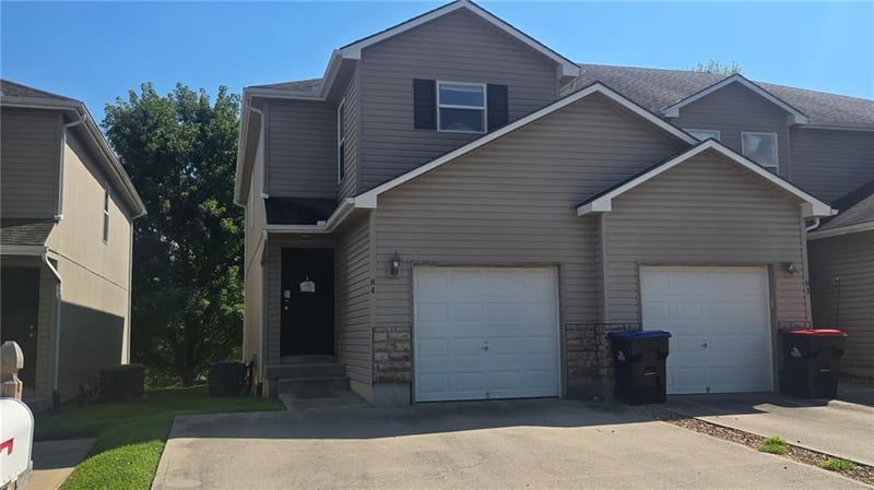 425 Hawthorne Blvd #4, Warrensburg, MO 64093