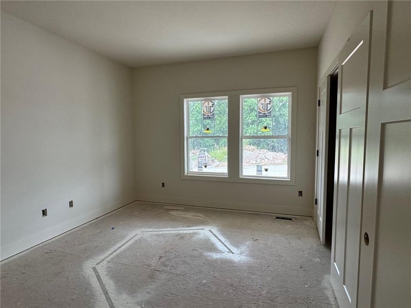 2144 Black Walnut Dr, Liberty, MO 64068