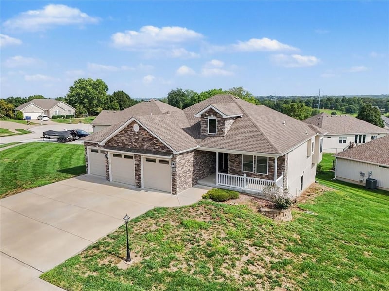 304 Prairie Rose Cir, Smithville, MO 64089