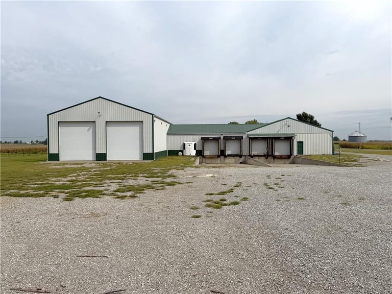 26274 H Hw, Marshall, MO 65340