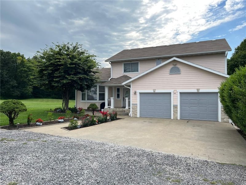 25061 Angus Dr, Houstonia, MO 65333