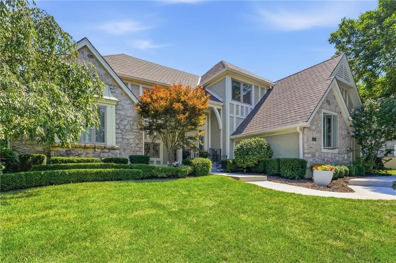 12401 Granada Rd, Leawood, KS 66209