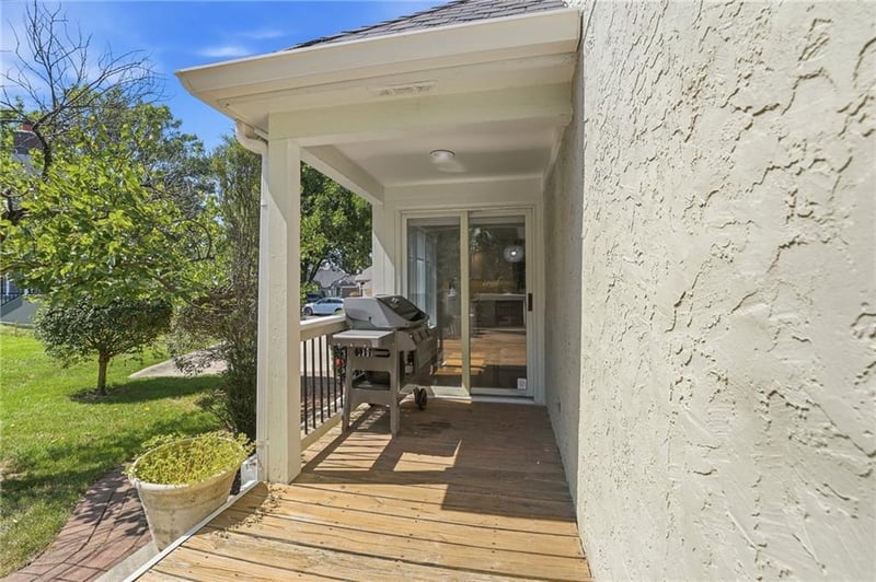12401 Granada Rd, Leawood, KS 66209