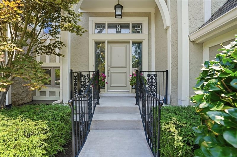 12401 Granada Rd, Leawood, KS 66209