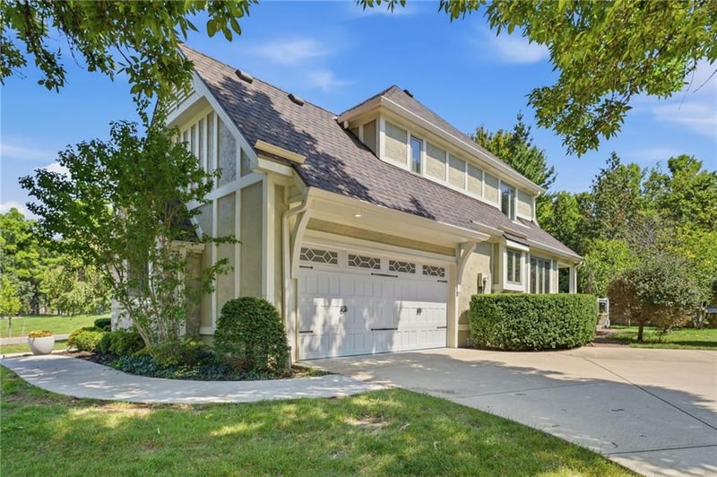 12401 Granada Rd, Leawood, KS 66209
