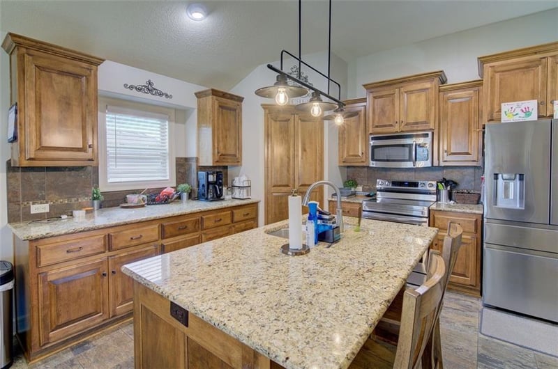 13305 N Copper Ridge Dr, Platte City, MO 64079