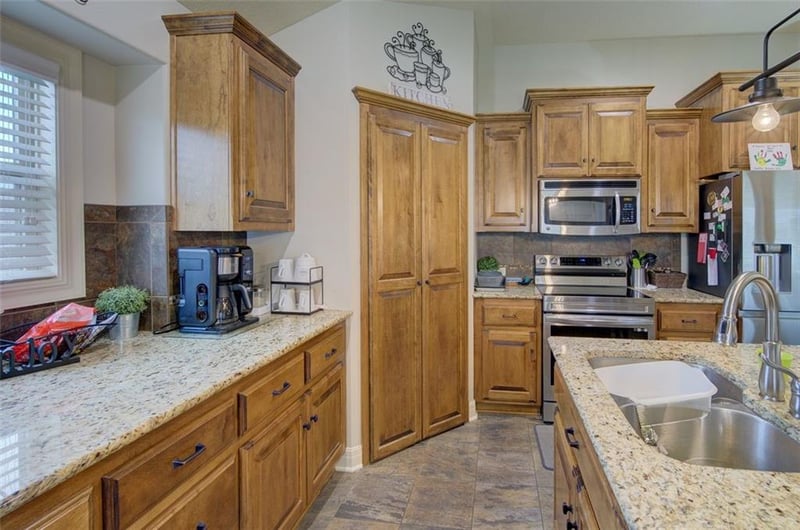 13305 N Copper Ridge Dr, Platte City, MO 64079
