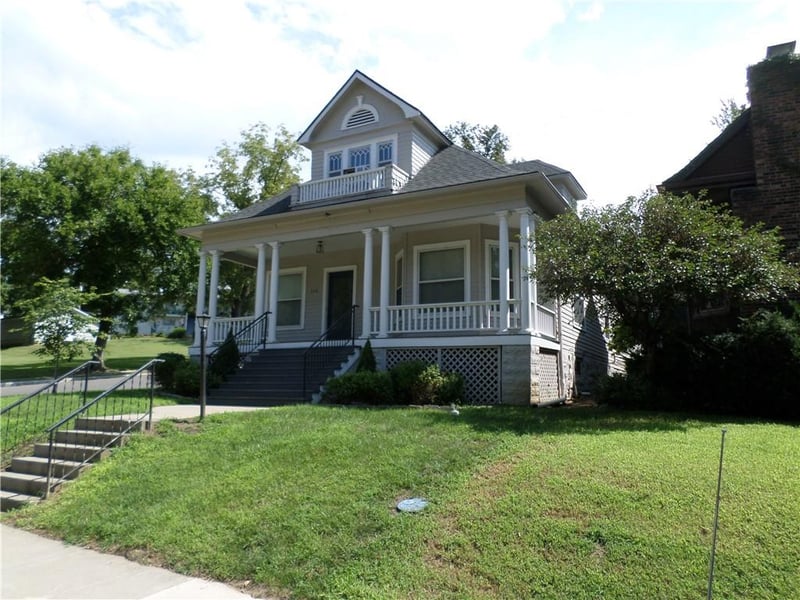 526 N 4 St, Atchison, KS 66002