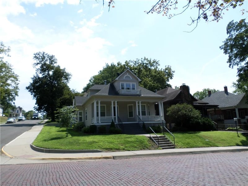 526 N 4 St, Atchison, KS 66002