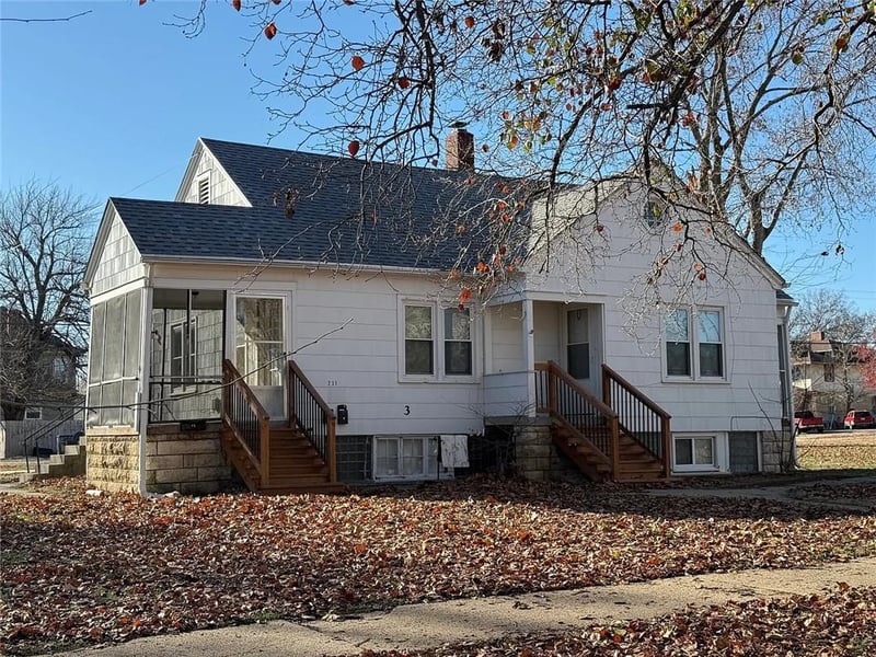 231 W 4th St, Junction City, KS 66441