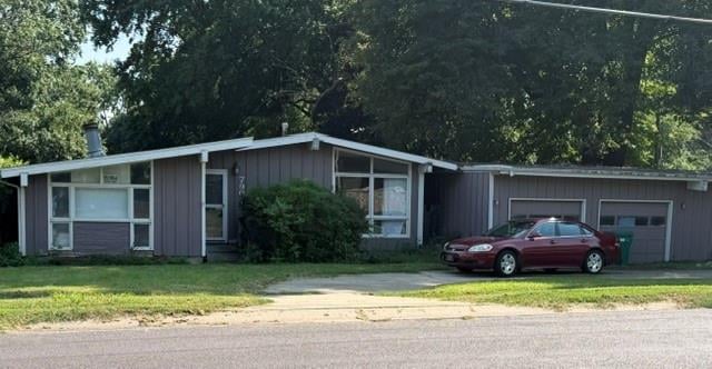 7901 W 71st St, Overland Park, KS 66204