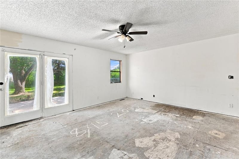 25791 Columbia Rd, Paola, KS 66071