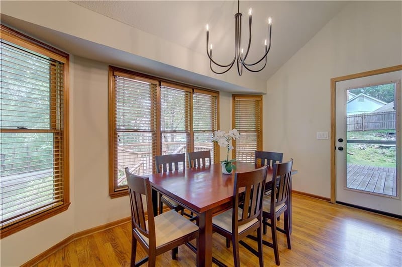 9304 NW 79th St, Weatherby Lake, MO 64152