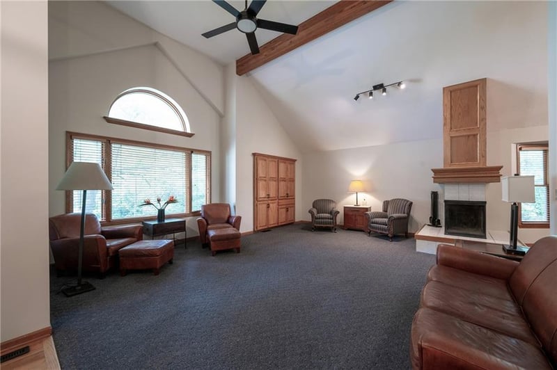9304 NW 79th St, Weatherby Lake, MO 64152