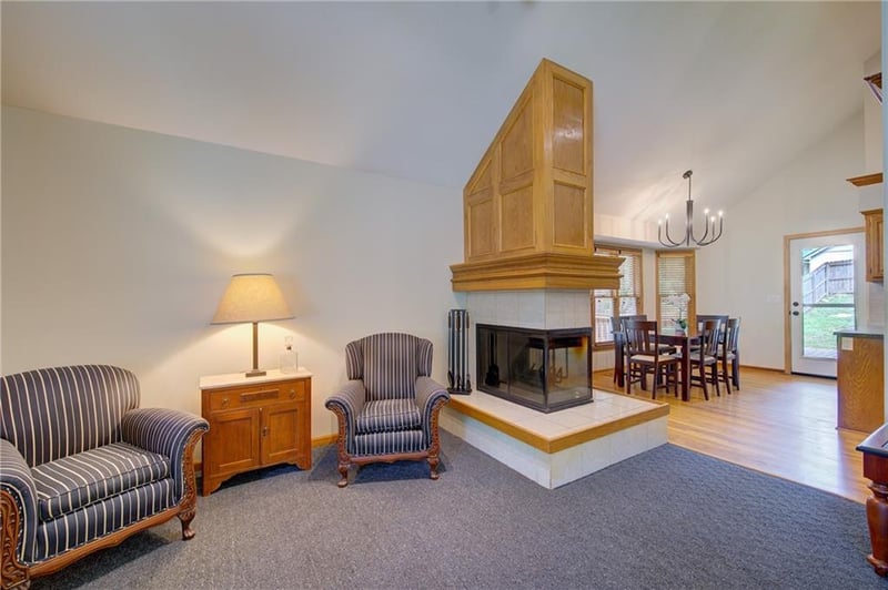 9304 NW 79th St, Weatherby Lake, MO 64152