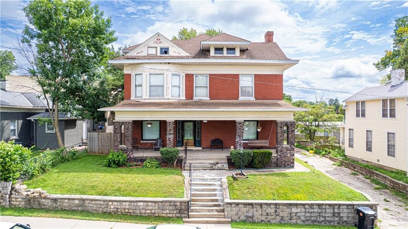 1714 Faraon St, St Joseph, MO 64501