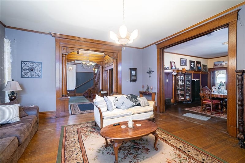 1714 Faraon St, St Joseph, MO 64501
