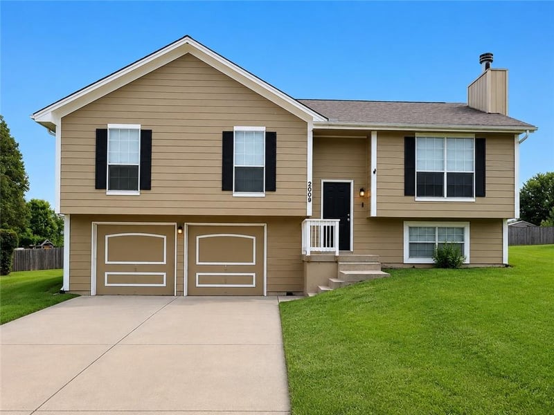 2009 Cypress Way, Pleasant Hill, MO 64080