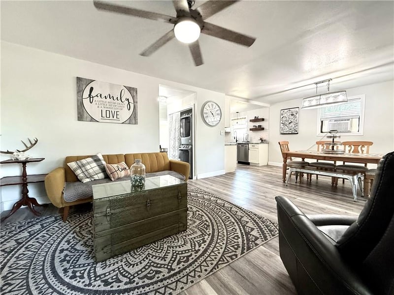 424 2nd St, Barnard, MO 64423