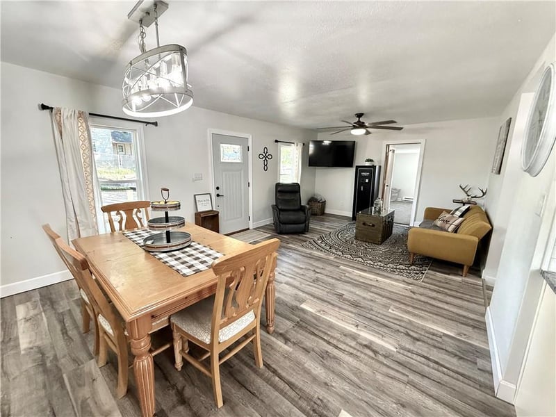 424 2nd St, Barnard, MO 64423
