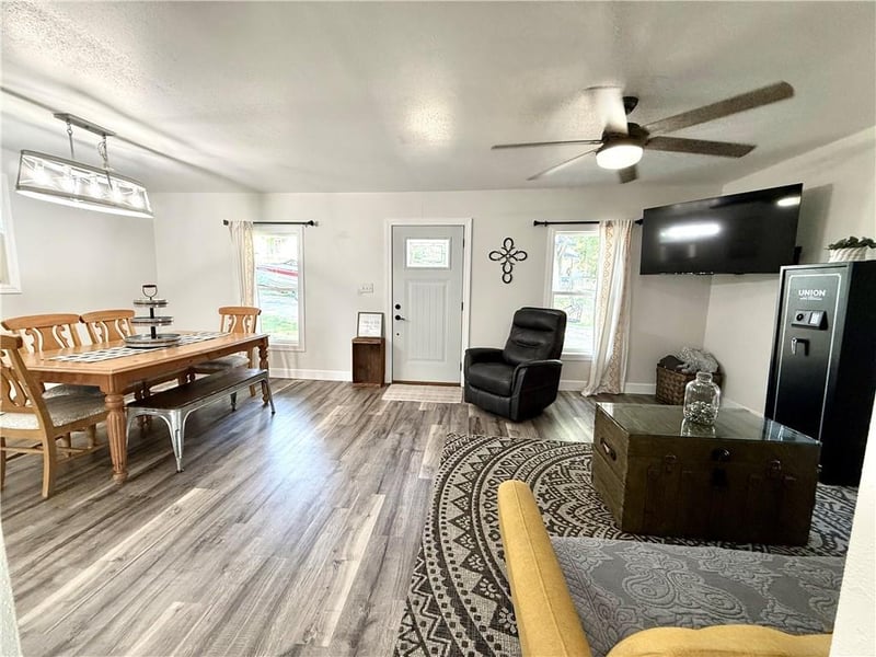 424 2nd St, Barnard, MO 64423