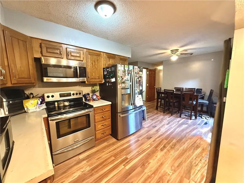 614 W 16th St, Maryville, MO 64468