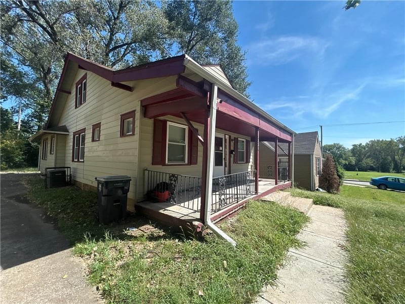 7231 Bales Ave, Kansas City, MO 64132