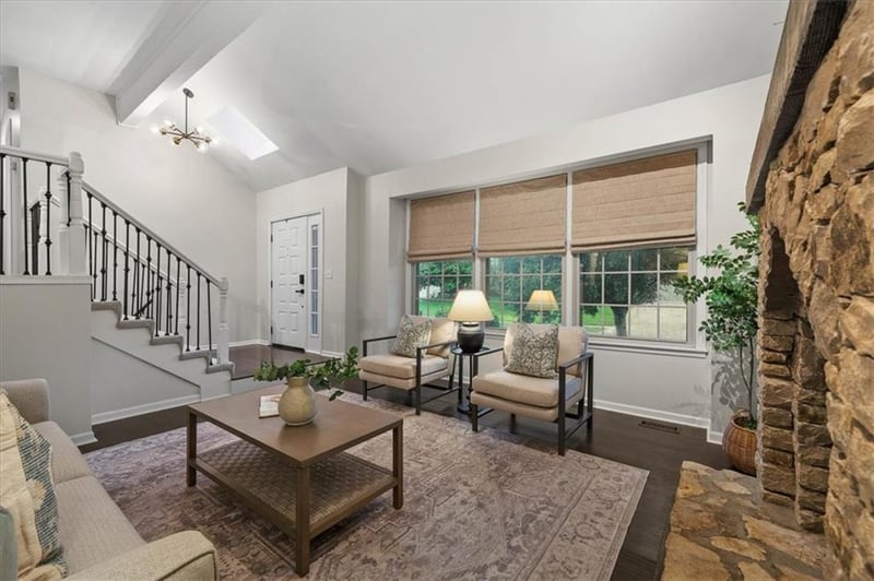 9410 Greenway Ln, Lenexa, KS 66215