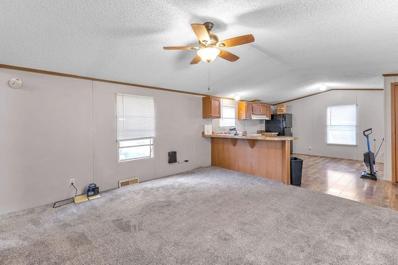 309 E Walnut Ave, Stewartsville, MO 64490