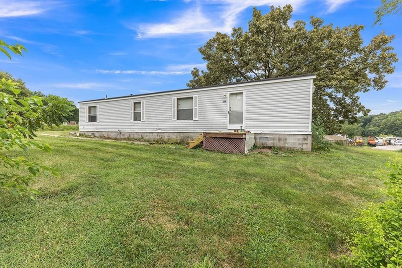 309 E Walnut Ave, Stewartsville, MO 64490