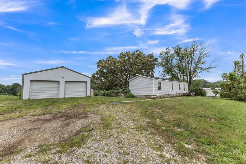 309 E Walnut Ave, Stewartsville, MO 64490