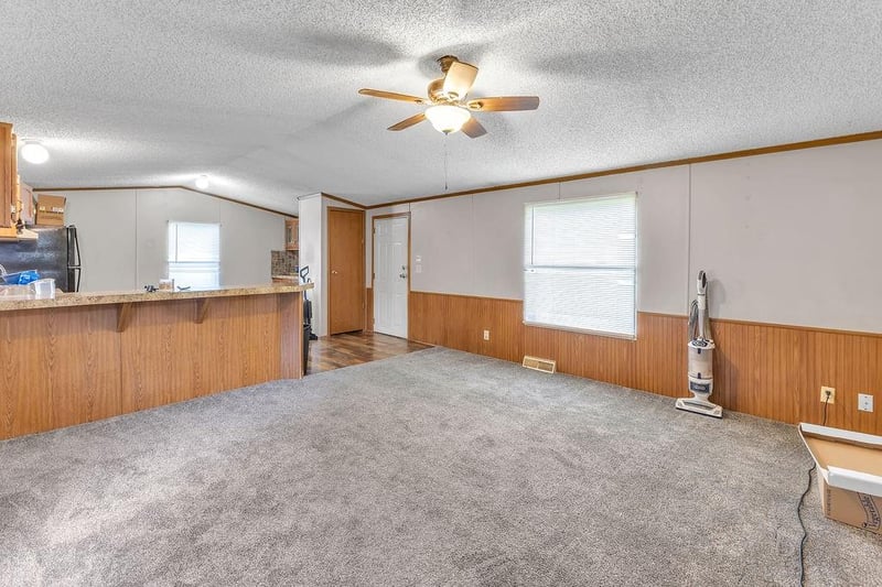 309 E Walnut Ave, Stewartsville, MO 64490