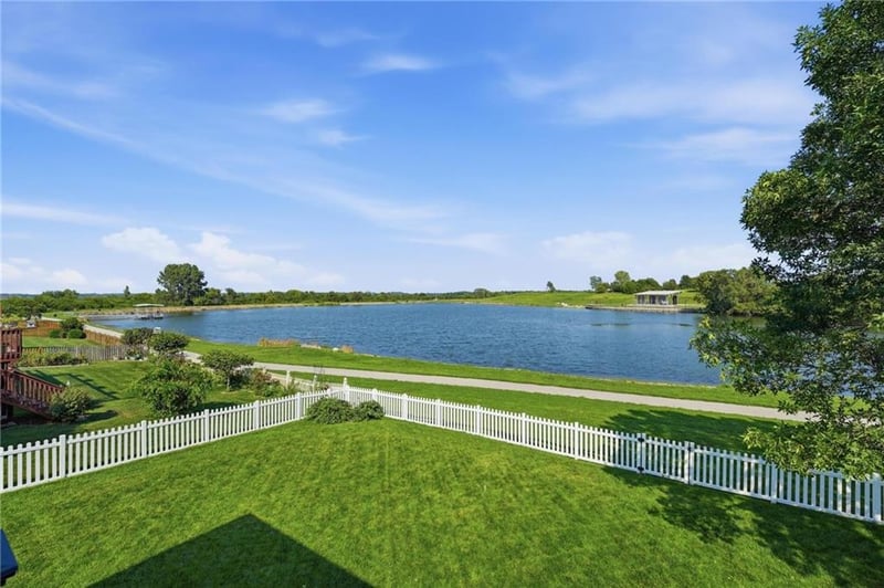 615 Johnston Pw, Raymore, MO 64083
