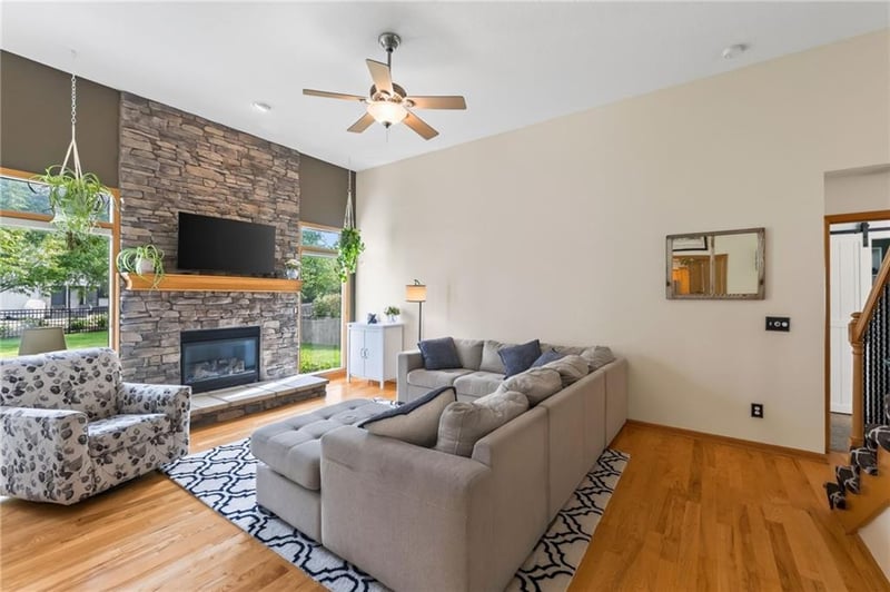 9431 N Monroe Ct, Kansas City, MO 64156