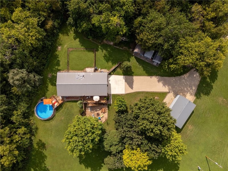 15978 S Leweling Rd, Scranton, KS 66537