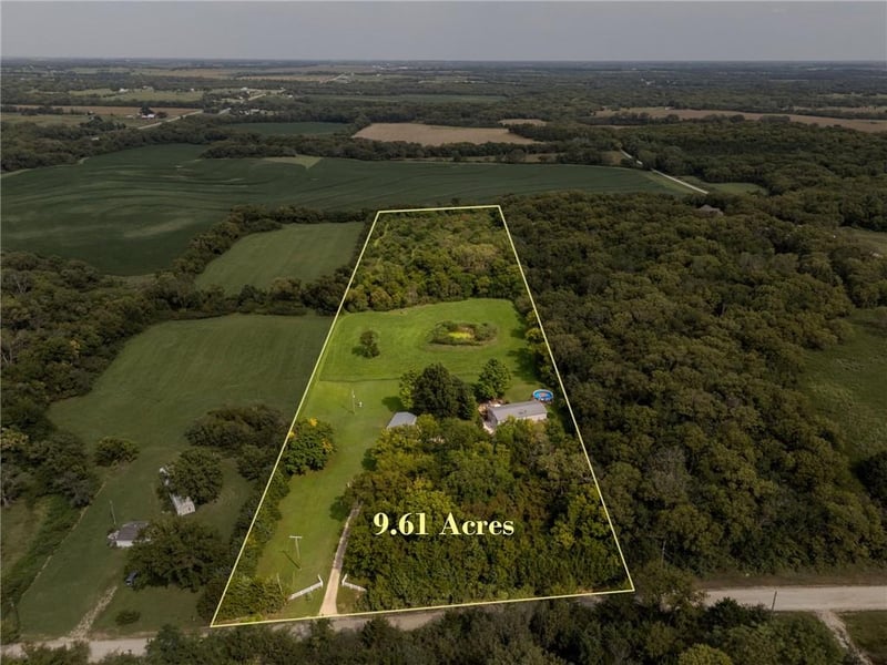 15978 S Leweling Rd, Scranton, KS 66537