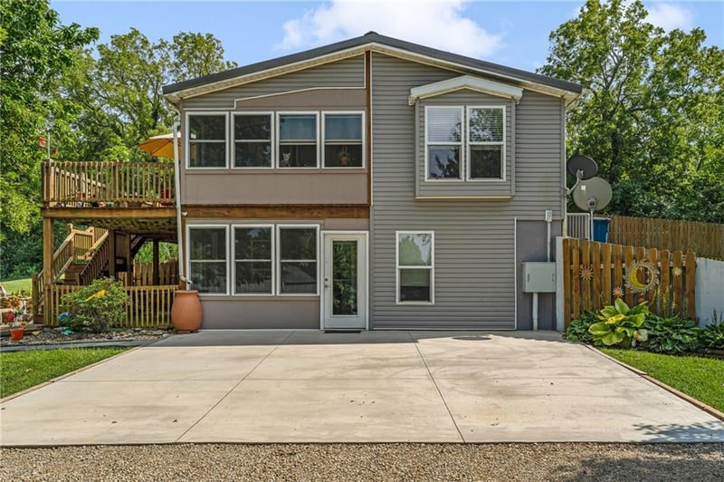 15978 S Leweling Rd, Scranton, KS 66537