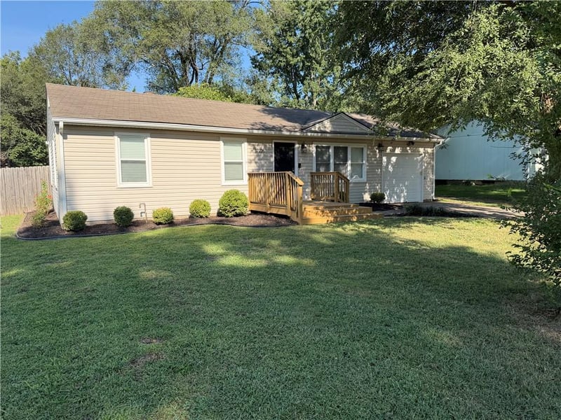 17226 Chula Vista Dr, Belton, MO 64012